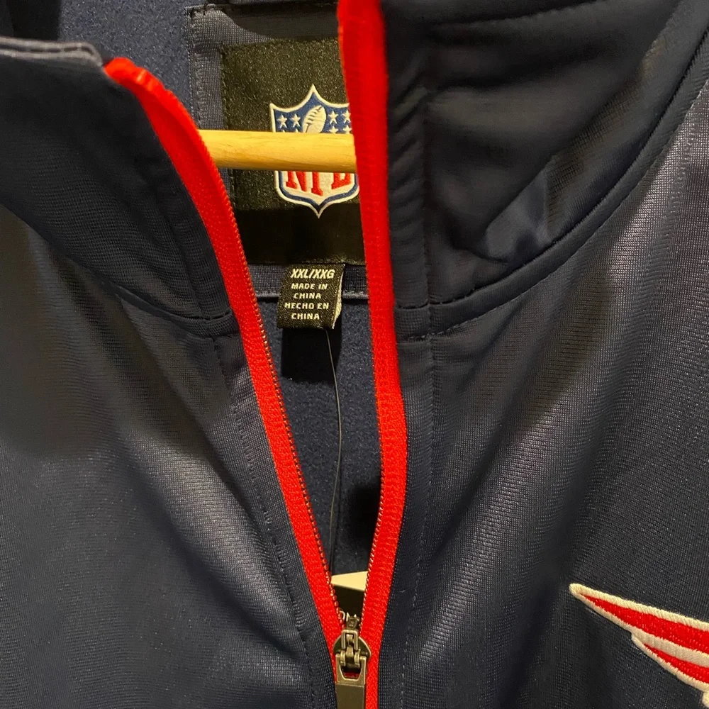 NFL New England Patriots warm up track jacket size 2XL. NWT